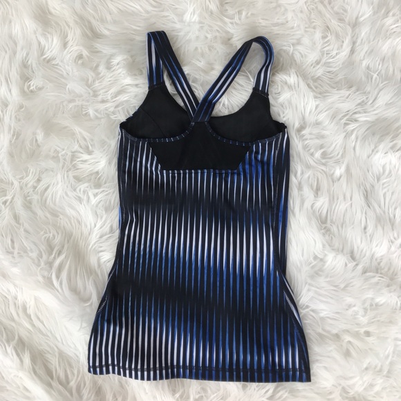 NEW • Ivy Park • Kaleidoscope Printed Tank Top XS black Blue Built in Bra - Picture 4 of 4
